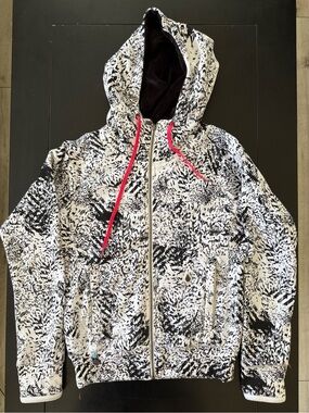 VOLCOM Wolfstripe Women’s Black & White Patterned Hooded Snowboarding Jacket